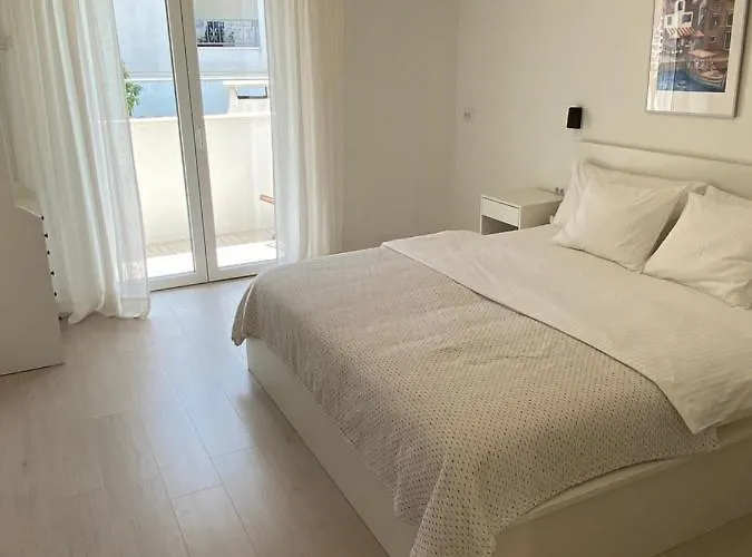 Feelathome Hvar شقة *