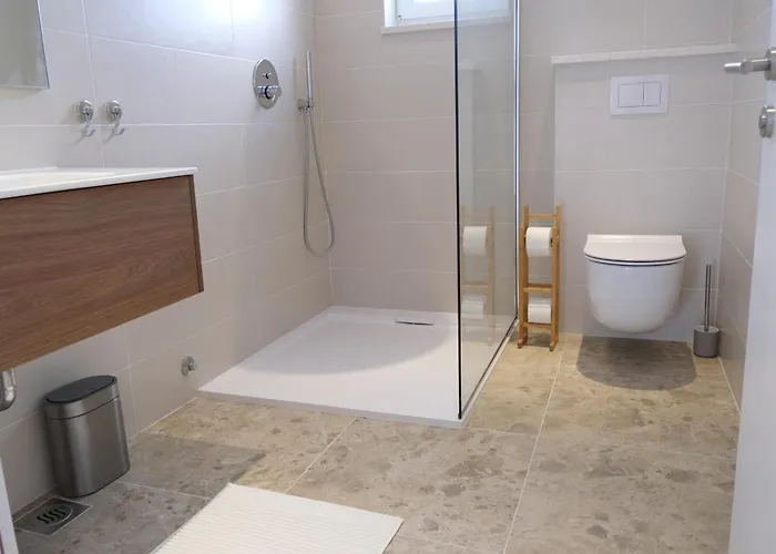 Feelathome Hvar * هفار